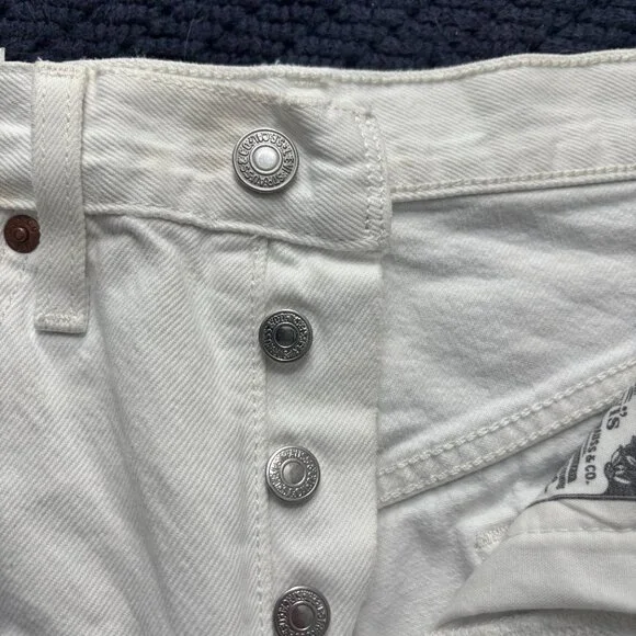 Levi’s White 501 Buttonfly Jean Shorts Size 26 - Picture 13 of 15